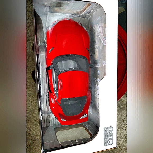 Motor city classics 1:18 Toyota GR Supra Streetfighter Prominance Red Red 2023 - Picture 2 of 3